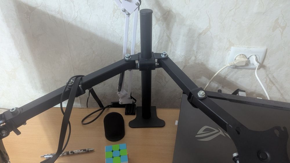 Кронштейн для двух мониторов. Кронштейн