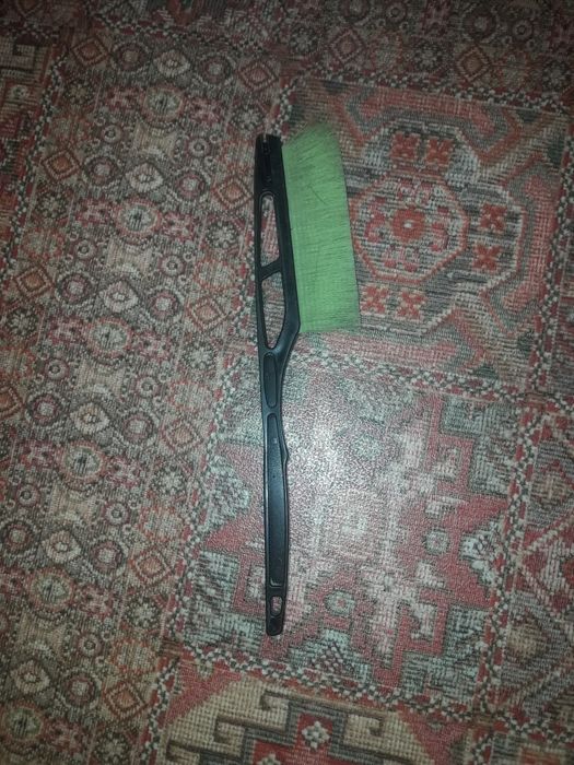 Щетка для автомобиля