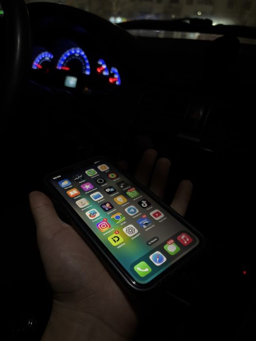 Срочно продам айфон 11