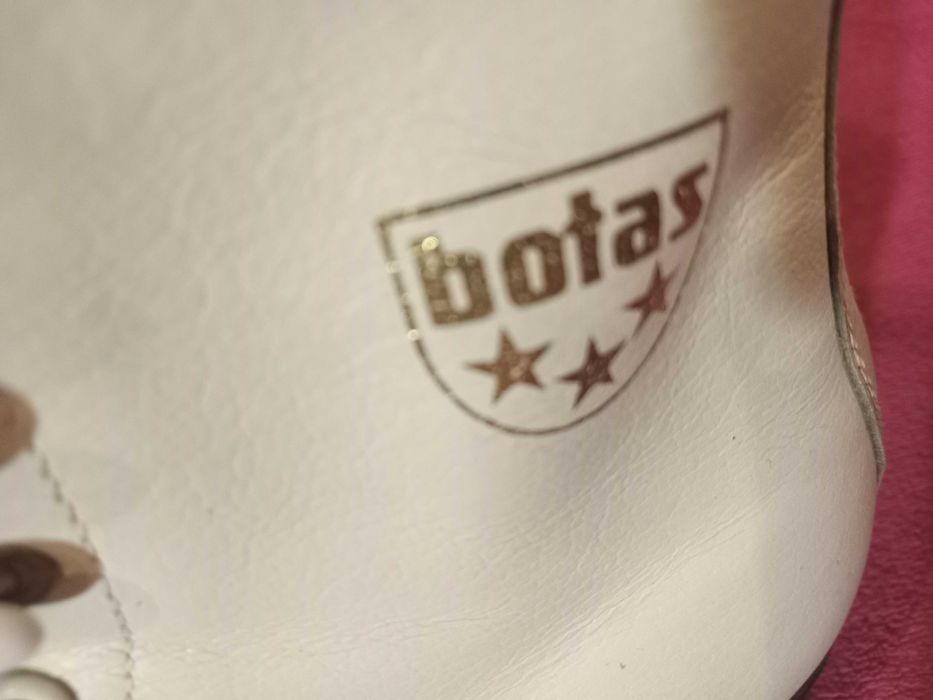 Ботинки для коньков