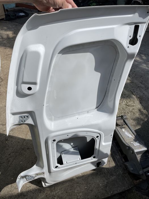 Пежо партнер задна дясна врата !