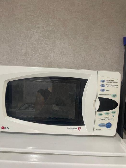 Микроволновка LG MS-2042w