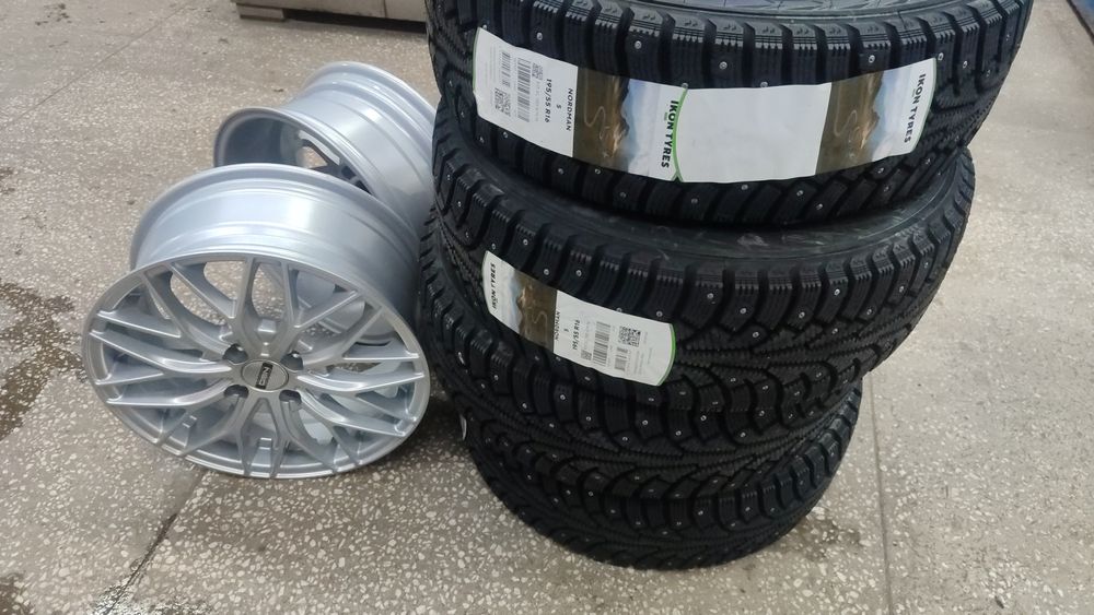 Продам практически новые Диски с резиной