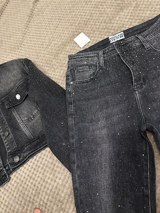 Set de blugi cu strasuri geacă + pantaloni Versace Jean Couture