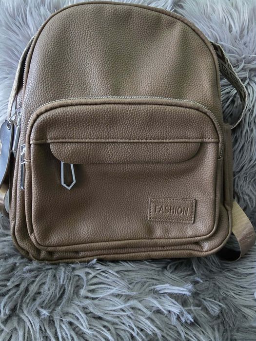 Продавам маркови чанти