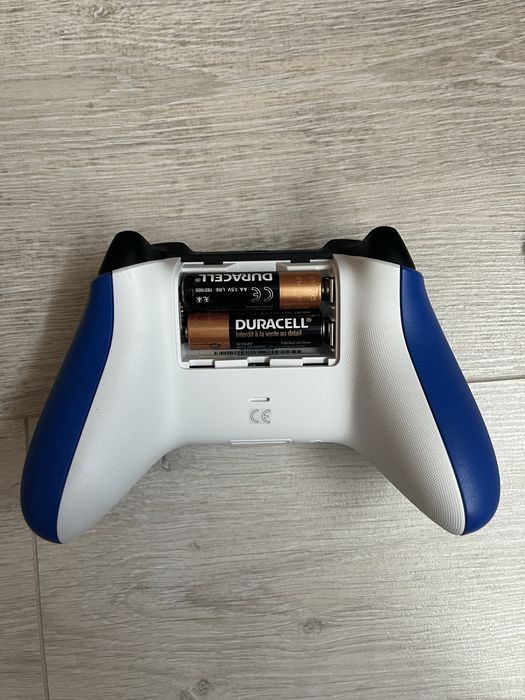 Чисто нов XBOX контролер! Shock Blue.