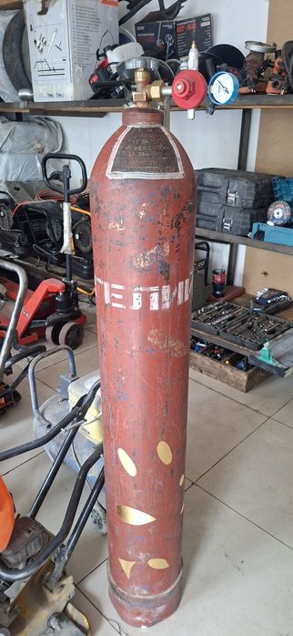 Гелий балон с редукторам в хорошом состояние