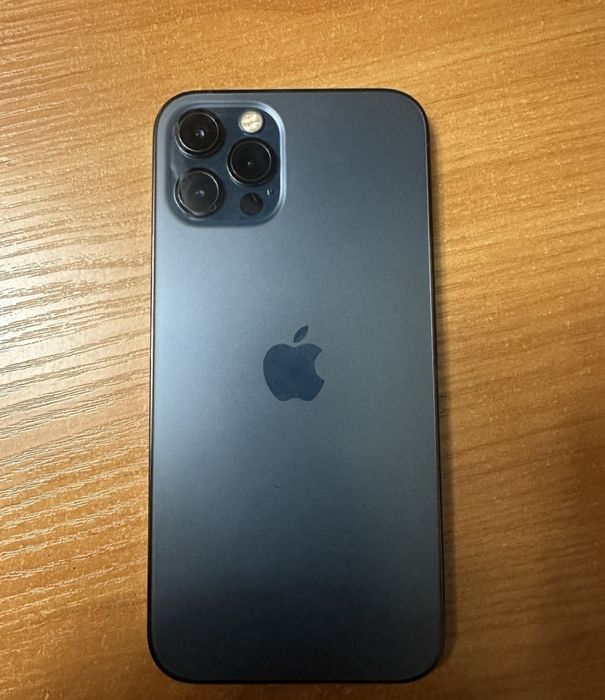 Продам или обмен Айфон 12 про