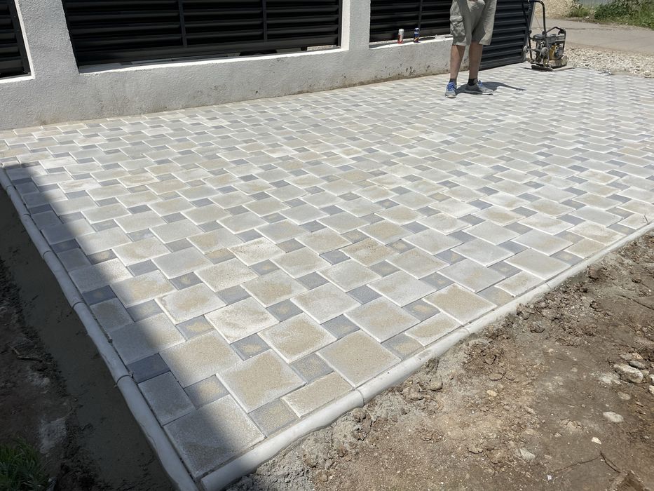 Pavaj borduri pavele pentru gradina si piscina. Montaj pavaj