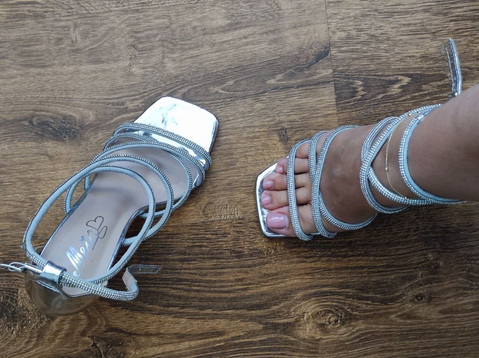 Sandale cu toc Nr 35