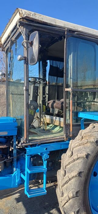 Трактор 28 сотилади