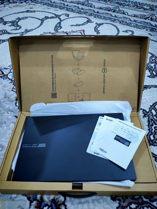 ASUS Vivobook Go