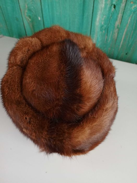 Продам женскую норковую шапку