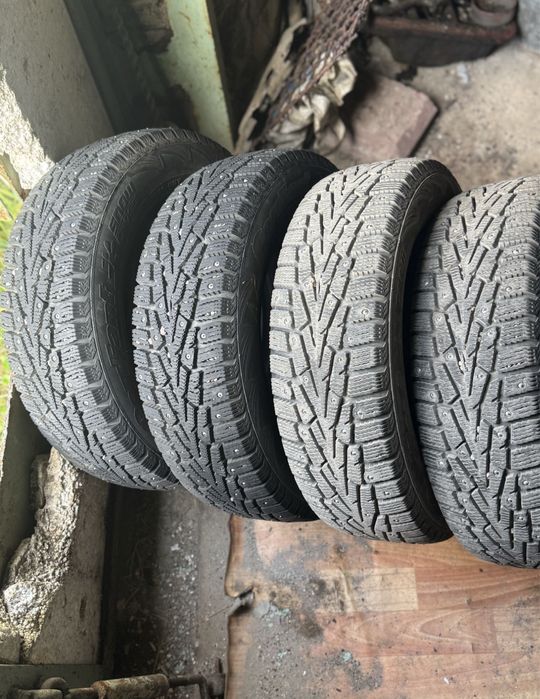 Продам зима шины шипы 225/65/17