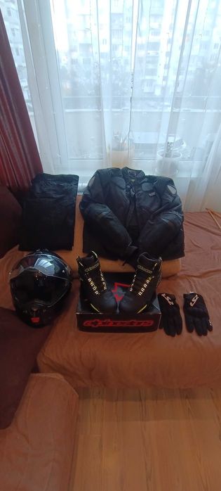 Продавам мото екипировка