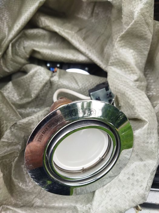 Споты б.у в хорошем состоянии