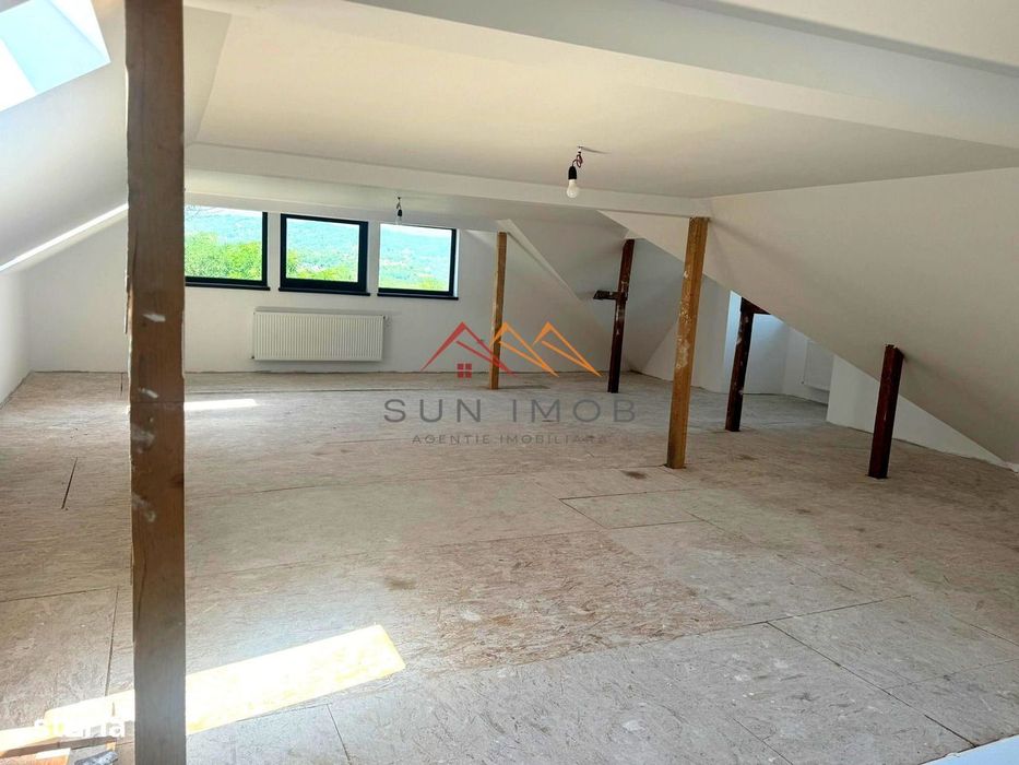 Casa P+E+M 5 camere, an 2019, renovat 2023, toate utilitatile