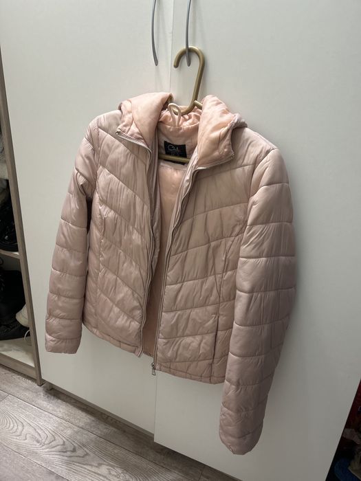 2 куртки за 4 000 тенге