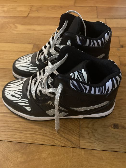 Papuci Recbok cu roti