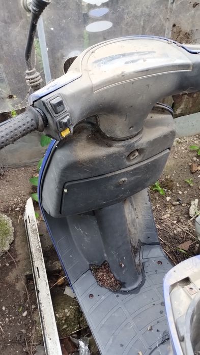 Vând 2 scutere Piaggio zip