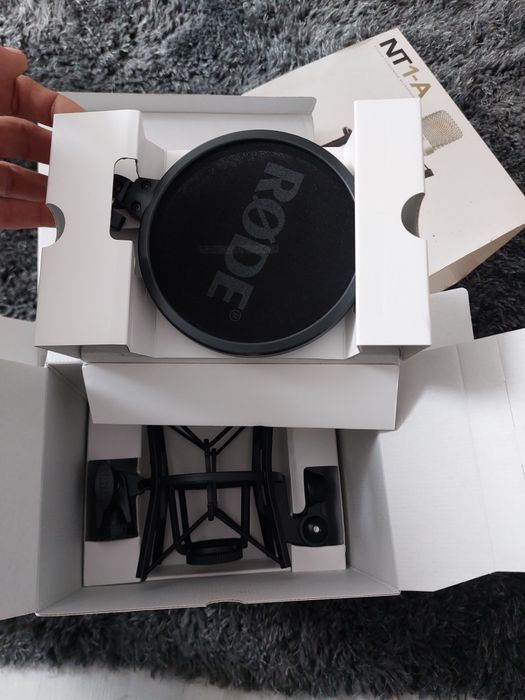 [NOU / Sigilat] Pachet Profesional Microfon Studio RØDE NT1-A – Complete Studio Kit