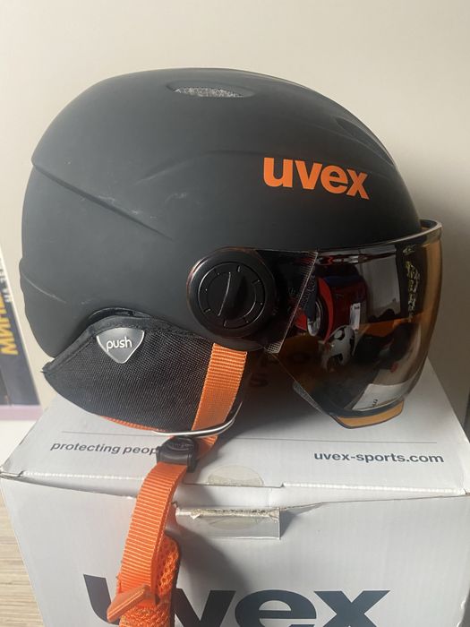 Детска ски каска Uvex