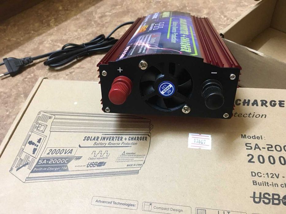 Инвертор 2kVa,сам заряжает аккумулятор,подходит к газовым котлам
