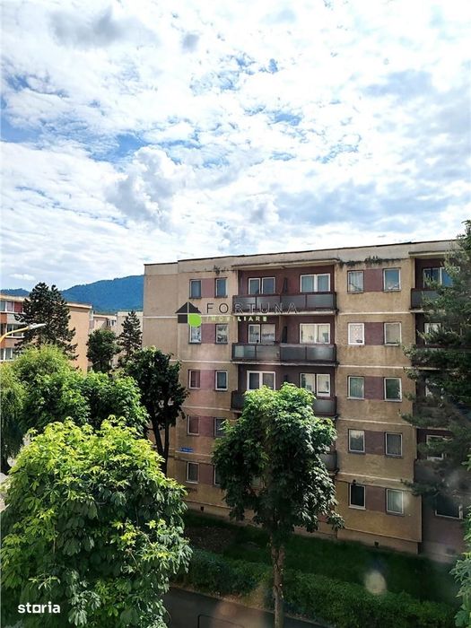 Apartament 3 camere , etaj intermediar - Astra