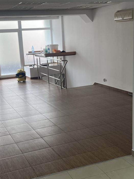 Inchiriez spatiu comercisl