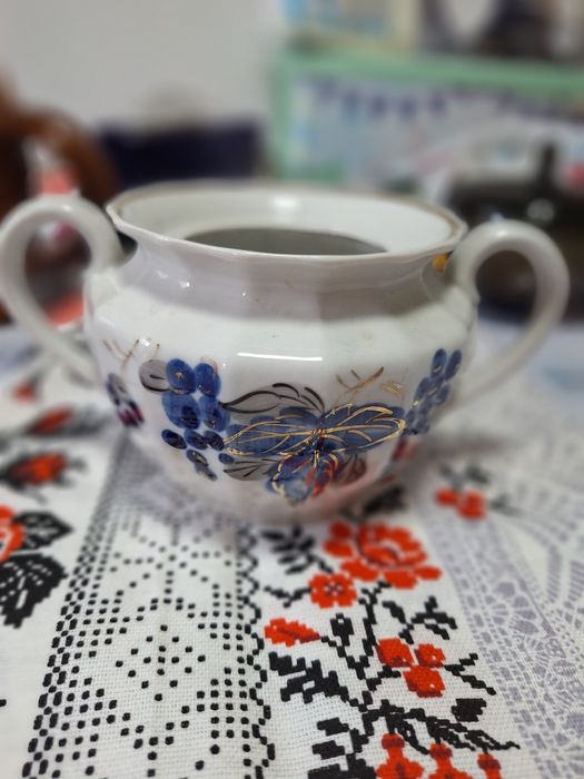 Сахарница советского периода.