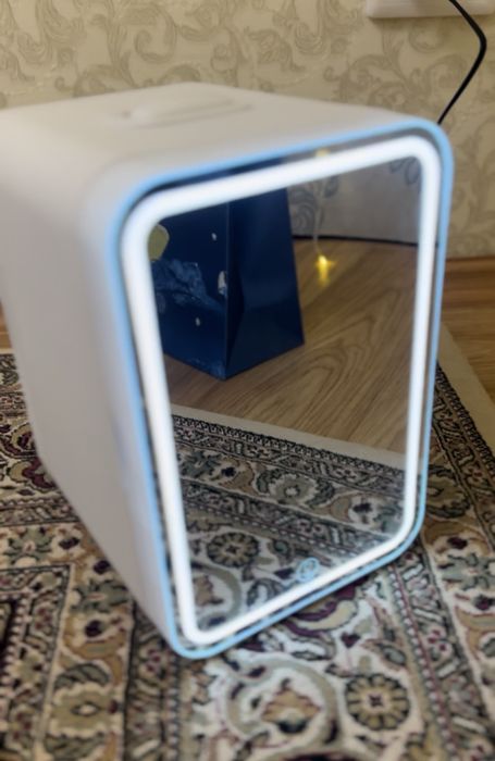 Продам холодильник для косметики