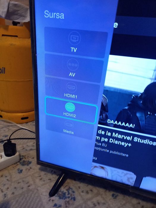 Super televizor Everrest cu diagonala de 110
