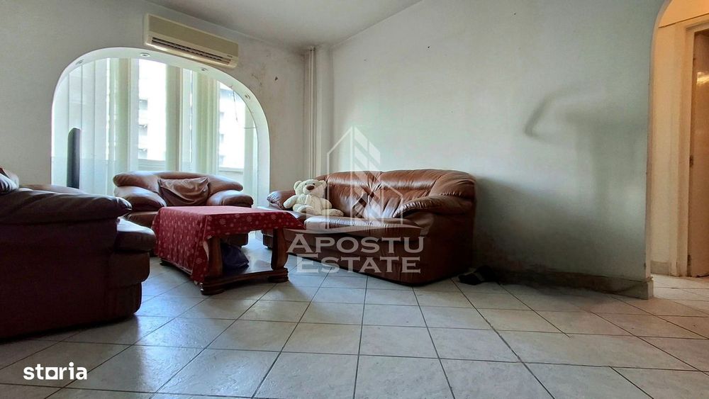 Apartament 4 camere micalaca zona 100