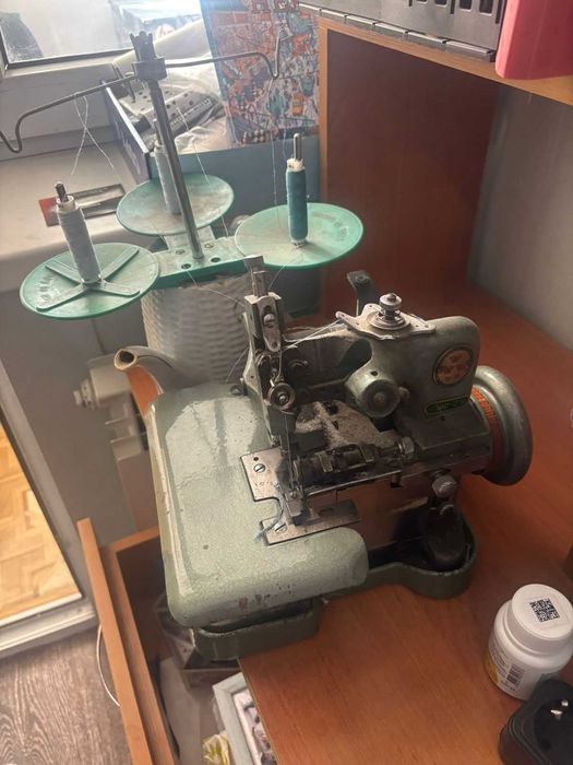 Продам промышленный оверлок