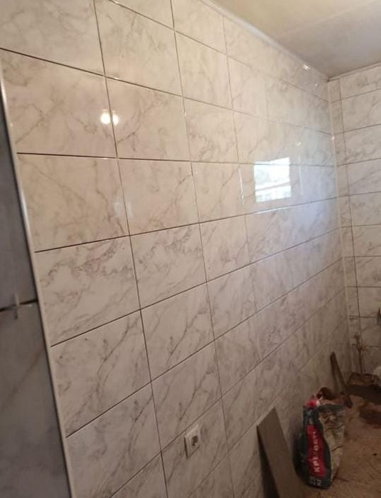 Клеем кафель любой сложности, стелим ламинат.