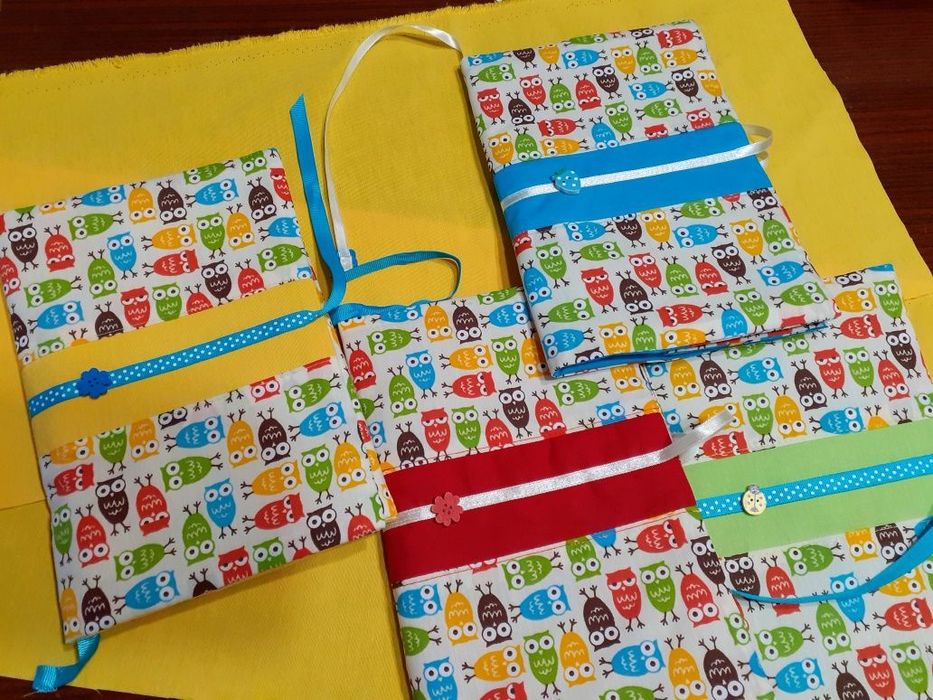 Подвързия/ дрешка  за книга