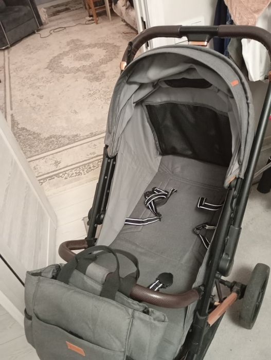 Продаю каляски 2 по цене одной