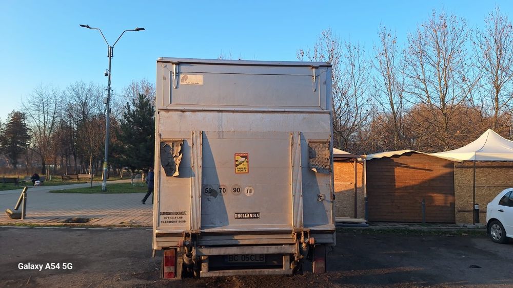 Vând Mercedes sprinter 413