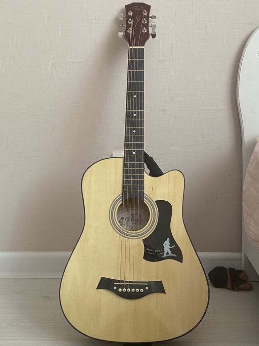 Акустическая гитара