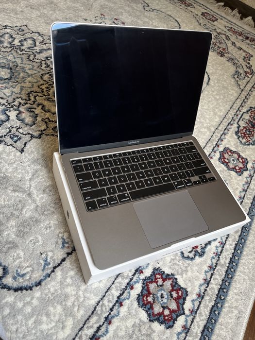 Macbook Air 2020 8/256