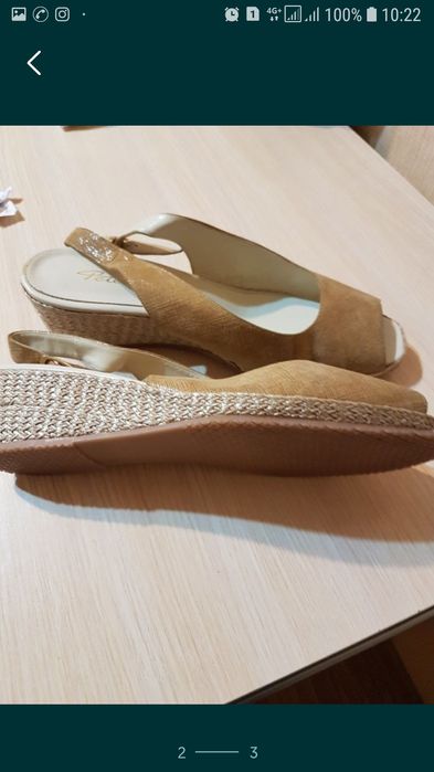 Женские босоножки