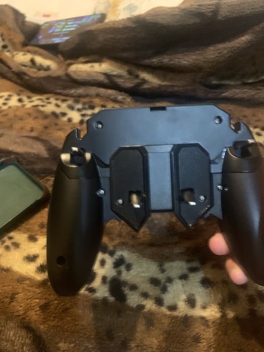 Джостик для игр очень клевый