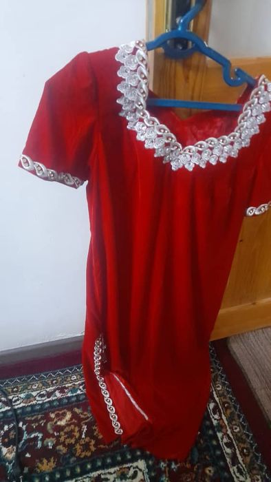 Продается женское платье