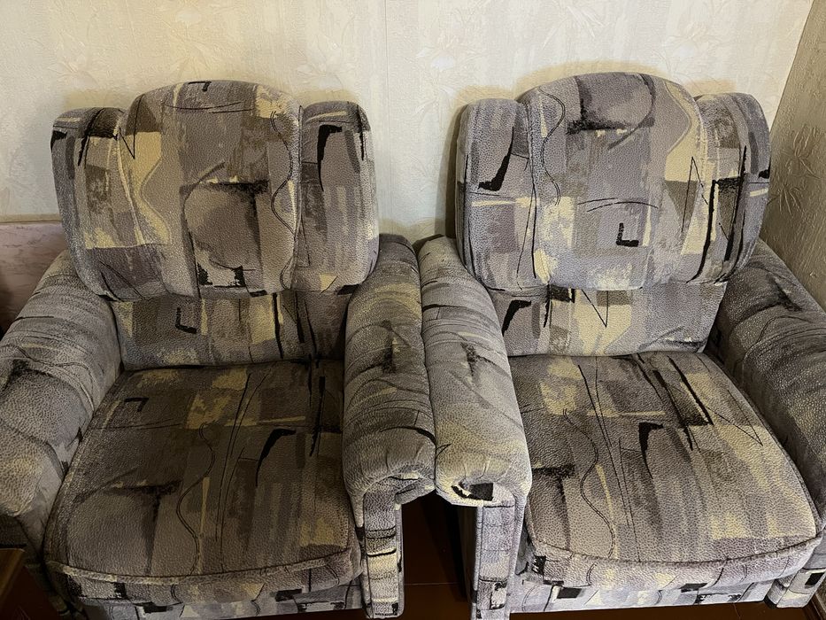 Два кресла срочно