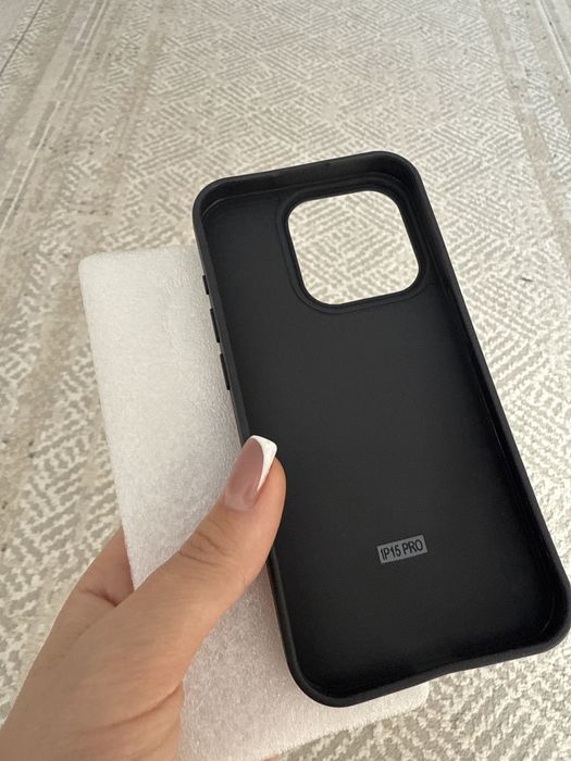 Чехол на iPhone 15 Pro