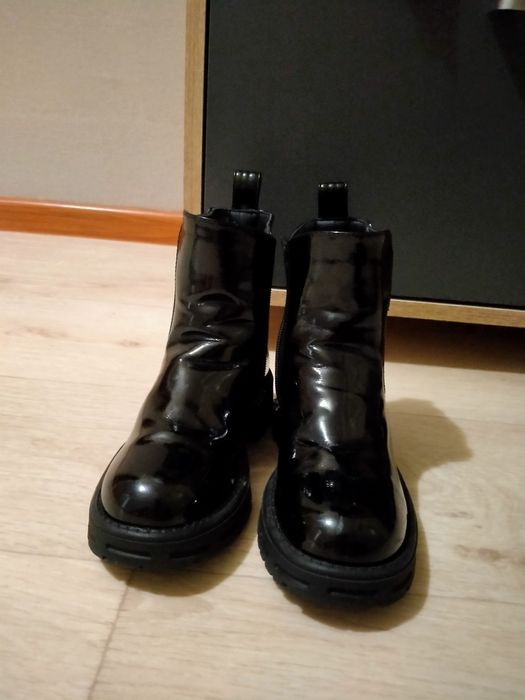 Продам детские демисезонную обувь .