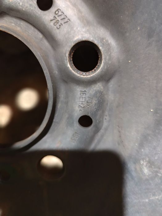 Оригинални джанти BMW 16" (ET31) с отлични зимни гуми Debica