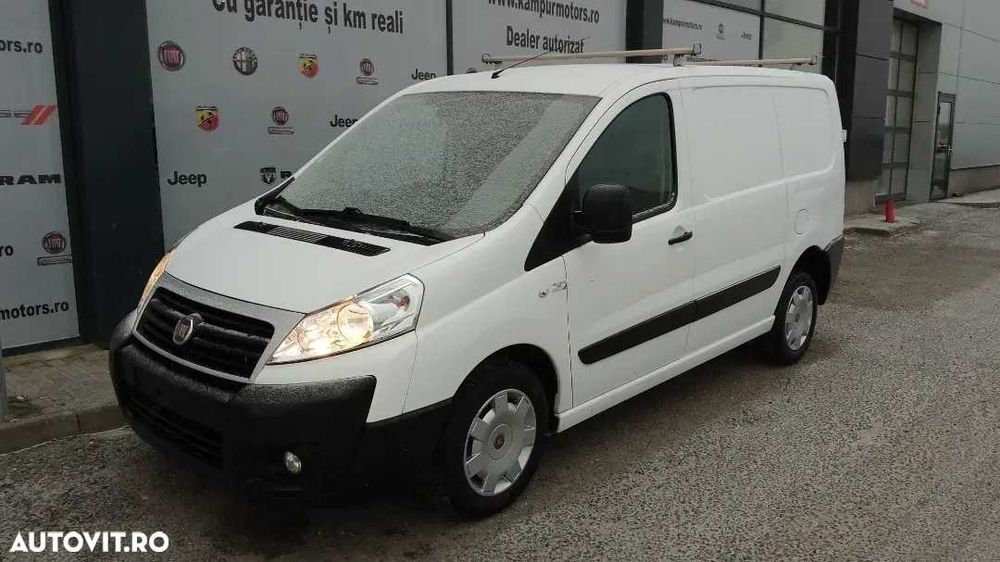 Inchiriez duba autoutilitara Renault Trafic 3 an 2017 fara sofer