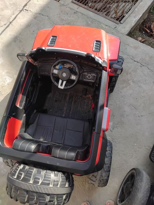 Детский мошина жип 3milion 800minga olingan