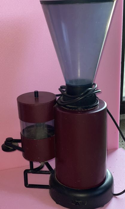 Expresor profesional de cafea Faema